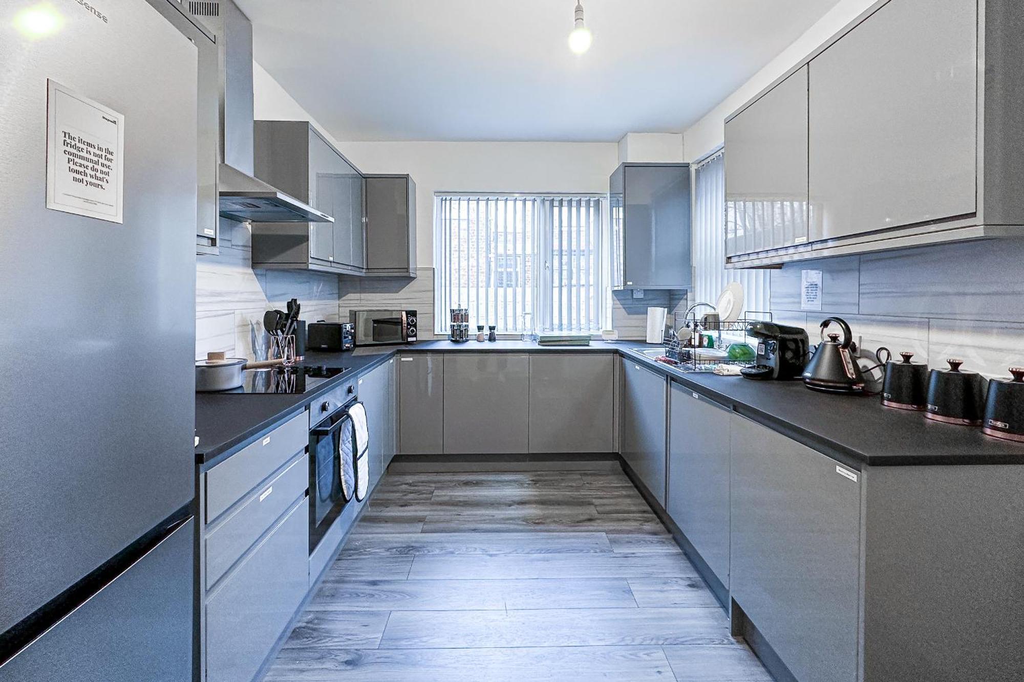 Ashfield Co-Living - Private Room Self-Cater Манчестер Екстер'єр фото